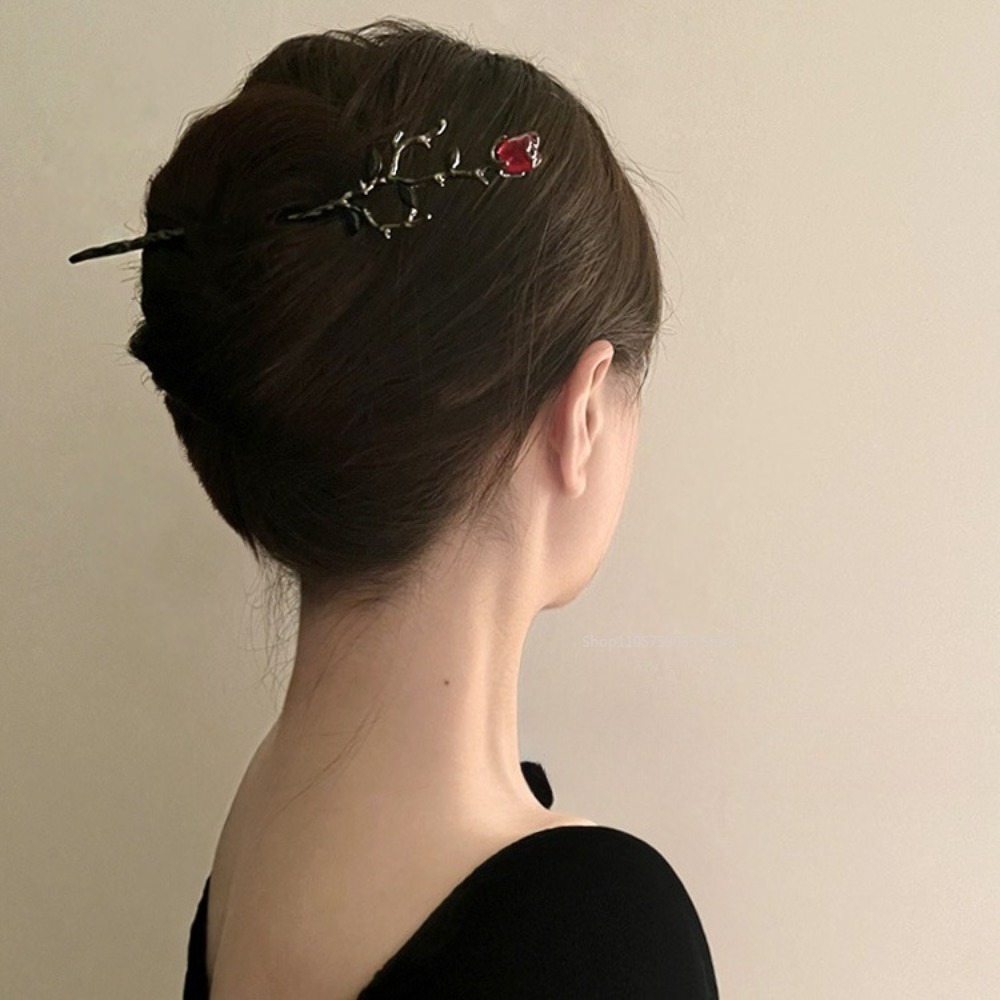 Vintage Metal Red Rose Flower  - Embroidery Red recension och pris