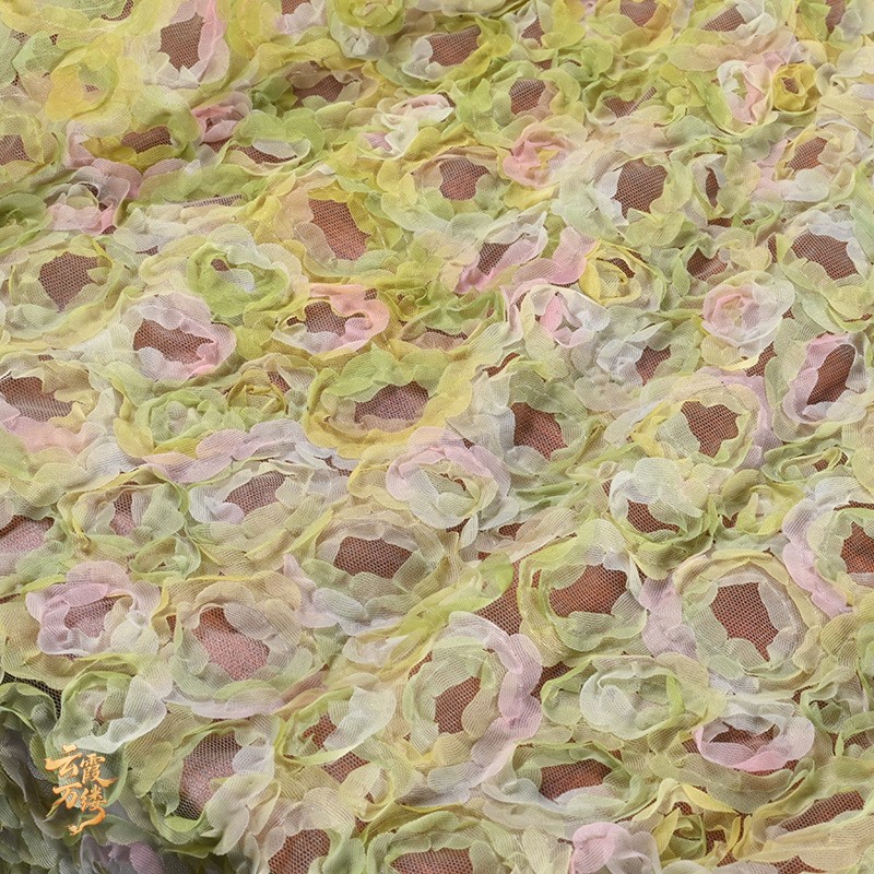 Green gradient three-dimension - Embroidery Gradient recension och pris