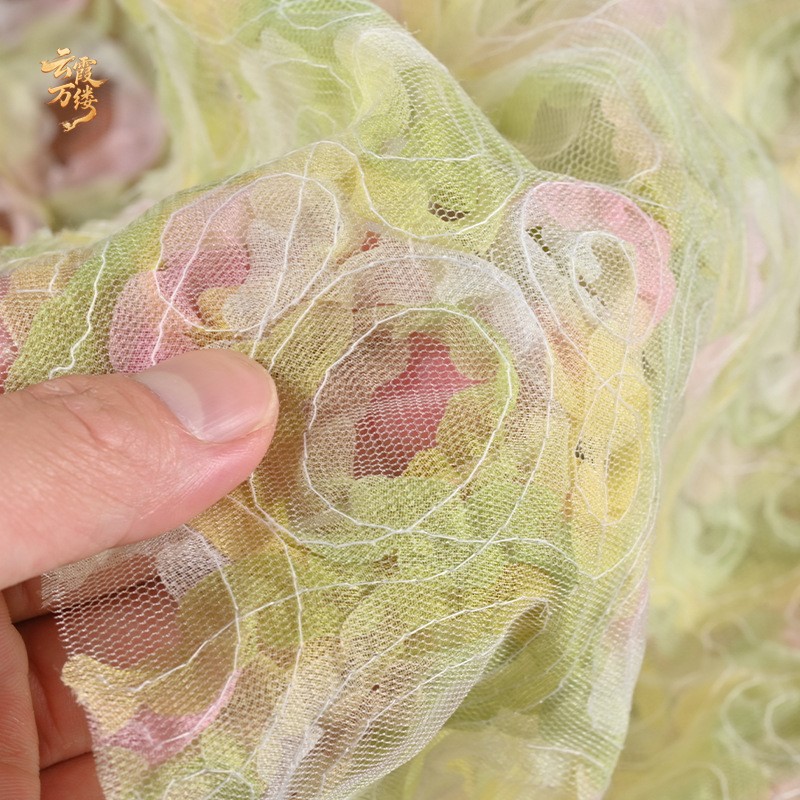 Green gradient three-dimension - Embroidery Gradient recension och pris